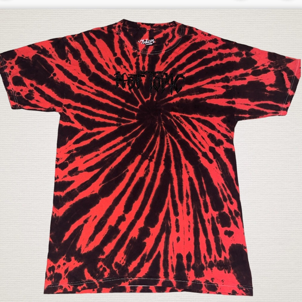 Hot Topic Red tie-dye T-Shirt Size Medium